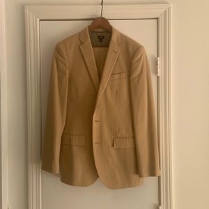 J crew ludlow (slim fit) Italian chino suit. Pants have been tailored to 30x32.
